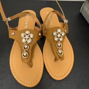 Com Fancy Camel Floral Accent Slingback Sandals